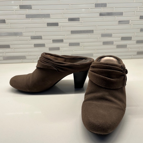 Size 7 brown open heeled clog booties - Picture 3 of 6